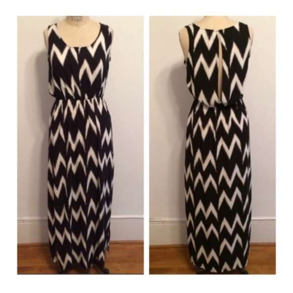Dresses & Skirts - H&M chevron maxi dress with side slits